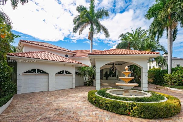 Attached, Detached Garage, Exterior, Facade, Mediterranean