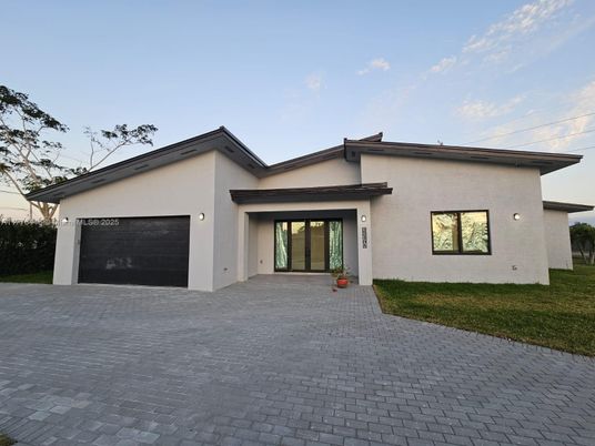 Attached, Exterior, Facade, Modern