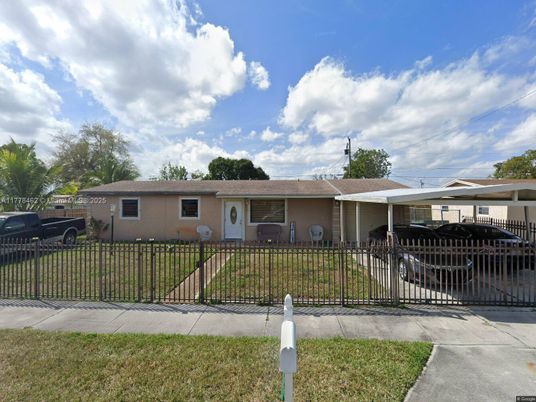 Backyard, Exterior, Facade, Ranch