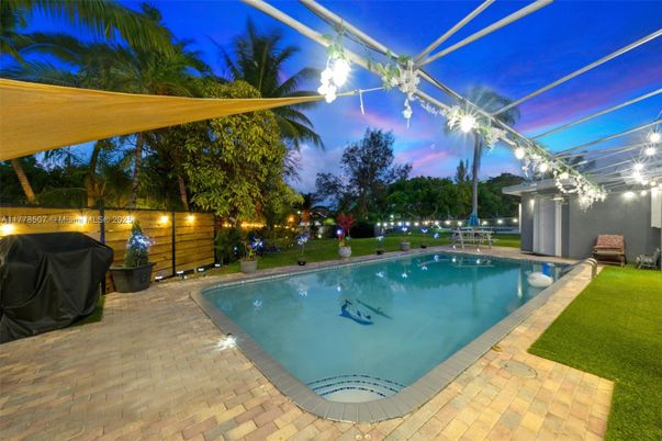 Exterior, Pool, Sun Room