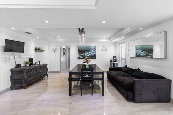 Dining room, Interior, Living room, Recessed Lighting