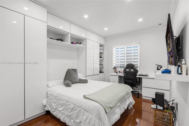 Bedroom, Home Office, Interior, Recessed Lighting, Wood Texture Flooring