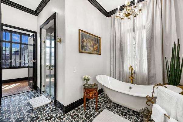 Bathroom, Free Standing Baths, Interior