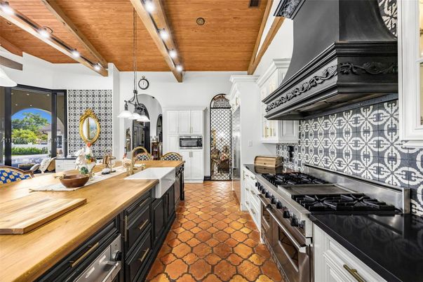 Interior, Kitchen, Pendant Lights, Stainless Steel Appliances, Wooden Beams, Wooden Ceilings