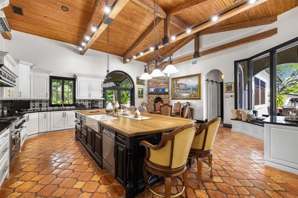 Dining room, Interior, Kitchen, Pendant Lights, Stainless Steel Appliances, Stone Walls, Wooden Beams, Wooden Ceilings