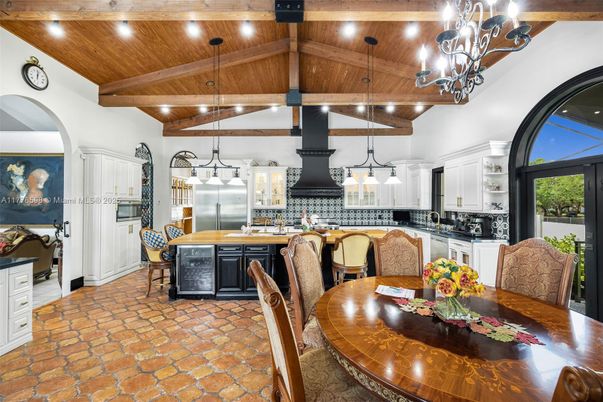 Chandelier, Dining room, Interior, Kitchen, Pendant Lights, Recessed Lighting, Stainless Steel Appliances, Wooden Beams, Wooden Ceilings