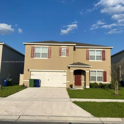 Attached, Exterior, Facade, Mediterranean