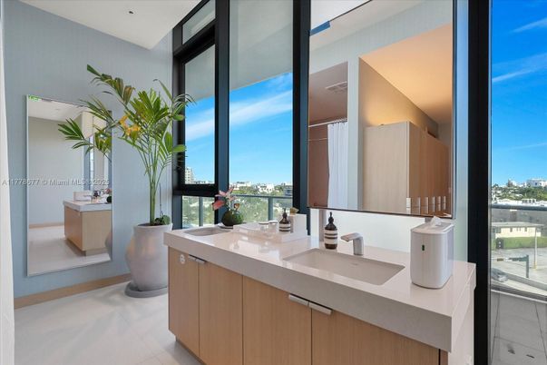 Bathroom, Dual Sink Vanities, Interior