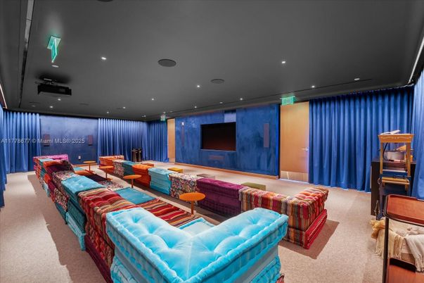 Interior, Living room, Projection Screen, Recessed Lighting, Theatre Room