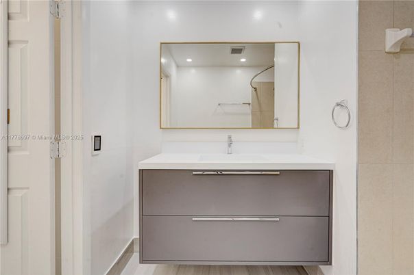 Bathroom, Interior, Recessed Lighting, Wood Texture Flooring