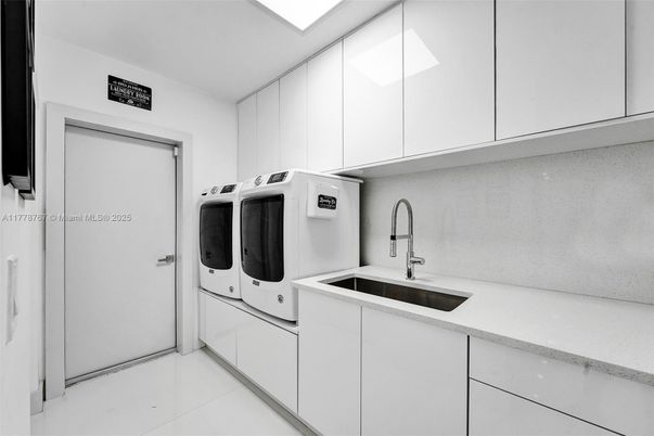 Interior, Washer