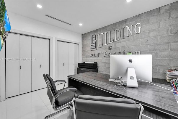 Home Office, Interior, Recessed Lighting, Stone Walls