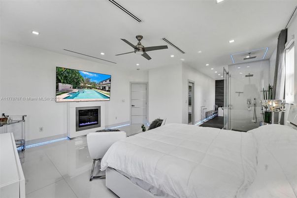 Bedroom, Fireplace, Interior, Recessed Lighting