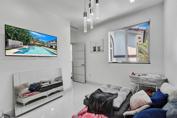 Interior, Living room, Pendant Lights