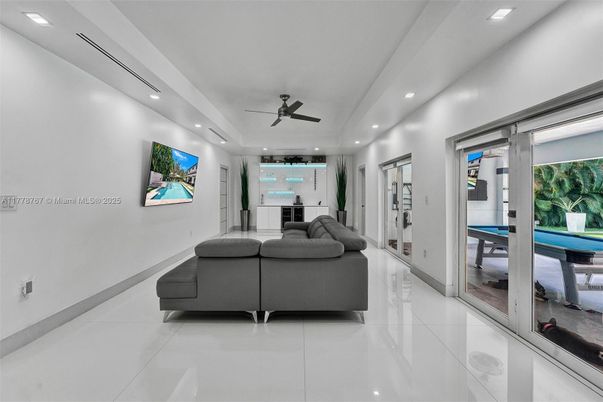 Billiard Table, Game Room, Interior, Living room, Recessed Lighting