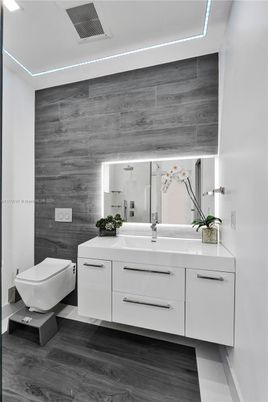 Bathroom, Interior, Recessed Lighting, Wood Texture Flooring