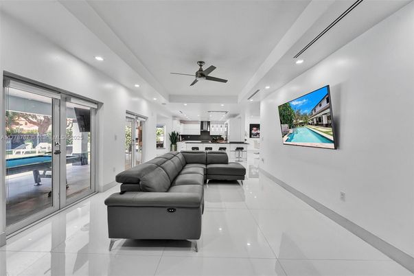 Interior, Kitchen, Living room, Recessed Lighting
