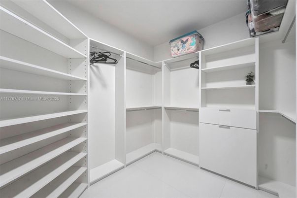 Interior, Walk-in Closets