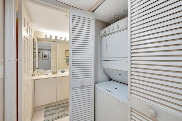 Bathroom, Interior, Utility Closets, Washer