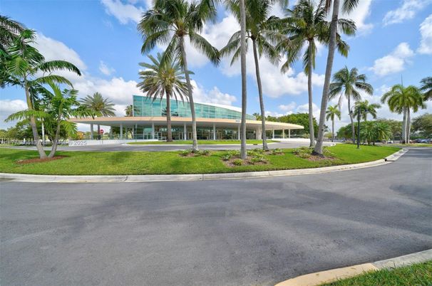 Exterior, Facade, Condo Building