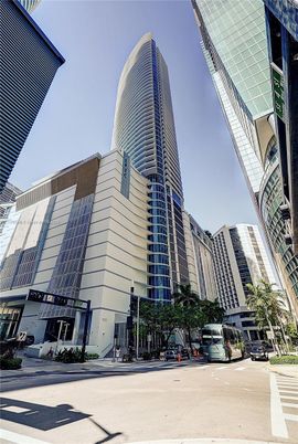 Exterior, Facade, Highrise