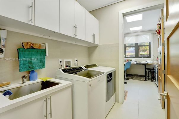 Interior, Kitchen, Washer