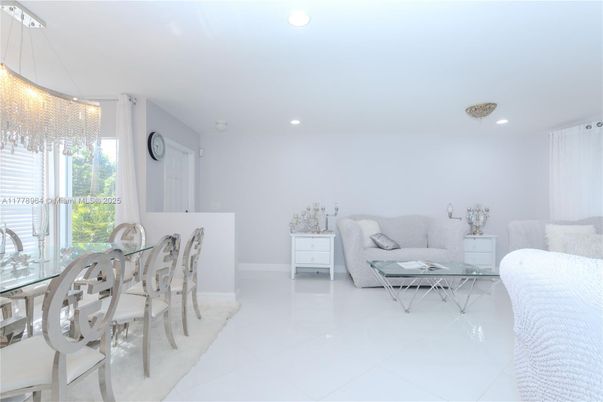 Dining room, Interior, Living room, Recessed Lighting