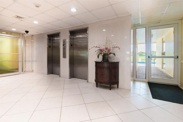 Elevator, Interior, Recessed Lighting