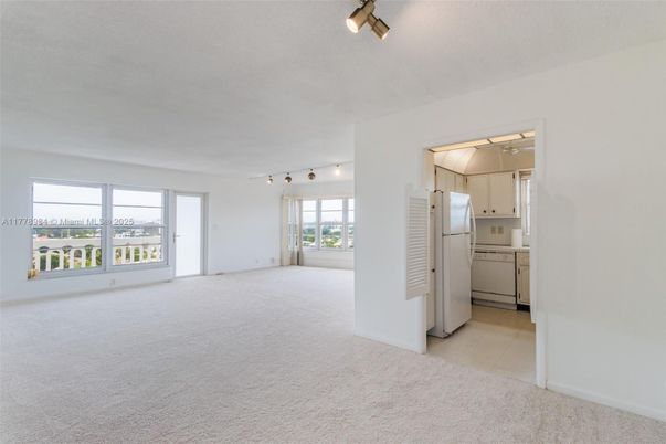 Empty room, Interior, Kitchen