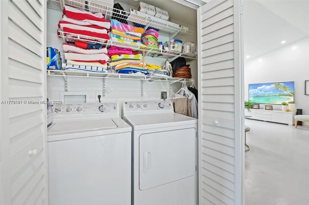 Interior, Recessed Lighting, Utility Closets, Washer