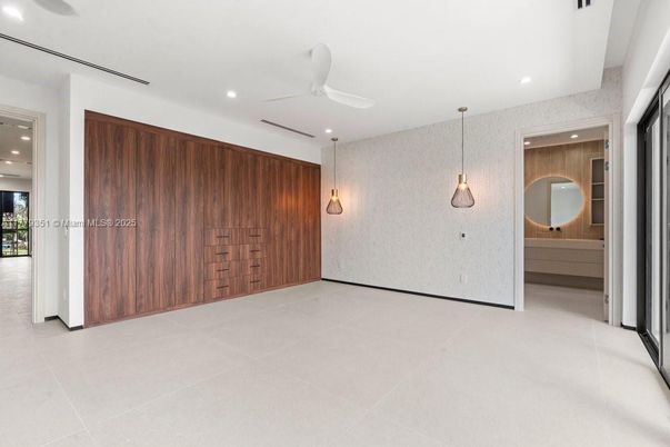 Empty room, Interior, Pendant Lights, Recessed Lighting