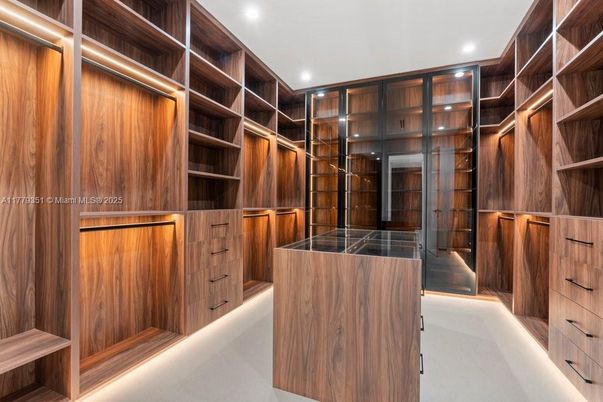 Interior, Recessed Lighting, Walk-in Closets