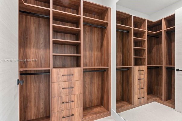 Interior, Walk-in Closets