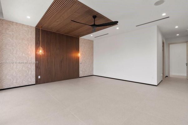 Empty room, Interior, Recessed Lighting
