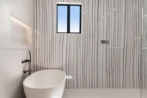 Bathroom, Free Standing Baths, Interior