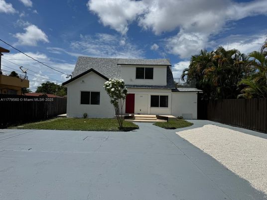 Backyard, Exterior, Facade, Farmhouse