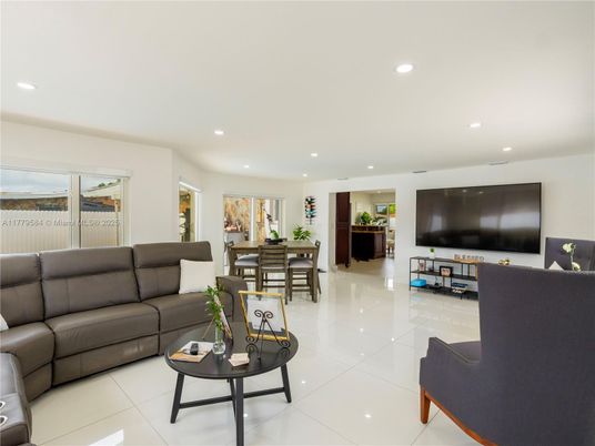 Dining room, Interior, Living room, Recessed Lighting