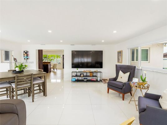 Dining room, Interior, Living room, Recessed Lighting
