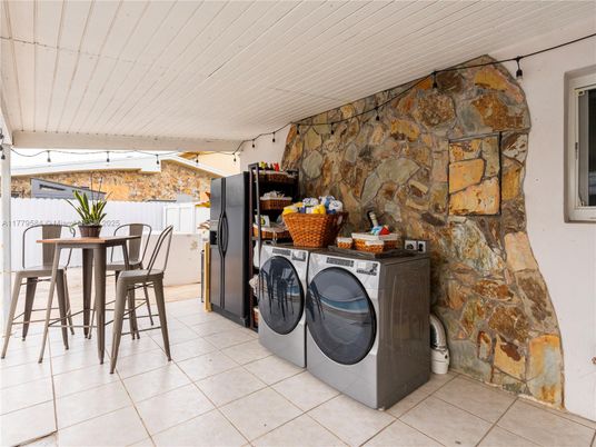 Dining room, Interior, Stone Walls, Washer