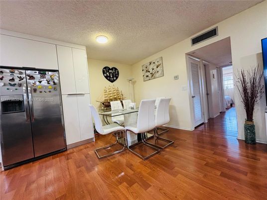 Dining room, Interior, Kitchen, Stainless Steel Appliances, Wood Texture Flooring