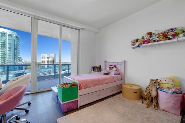 Bedroom, Interior, Water, Wood Texture Flooring