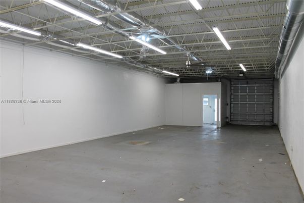 Garage, Interior