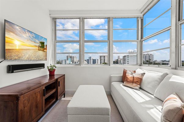 Interior, Living room, Water