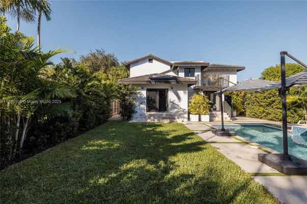 Backyard, Exterior, Facade, Pool, Mediterranean