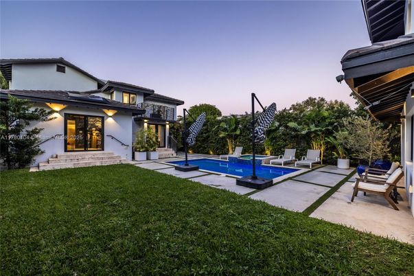 Backyard, Exterior, Pool