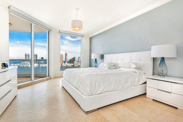 Bedroom, Interior, Pendant Lights, Water
