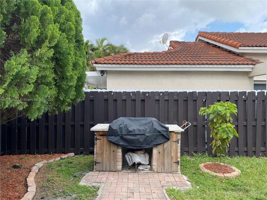 Exterior, Hot Tub