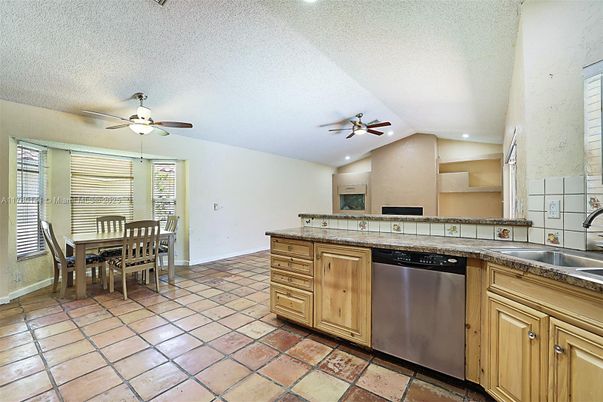 Dining room, Interior, Kitchen, Recessed Lighting