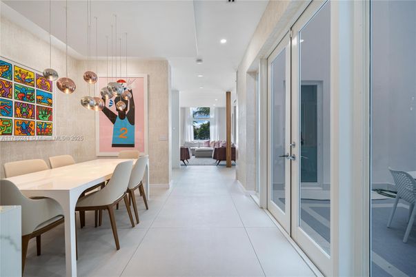 Dining room, Interior, Pendant Lights, Recessed Lighting