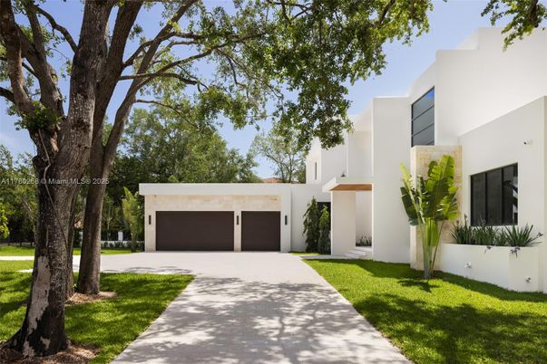 Attached, Exterior, Facade, Modern
